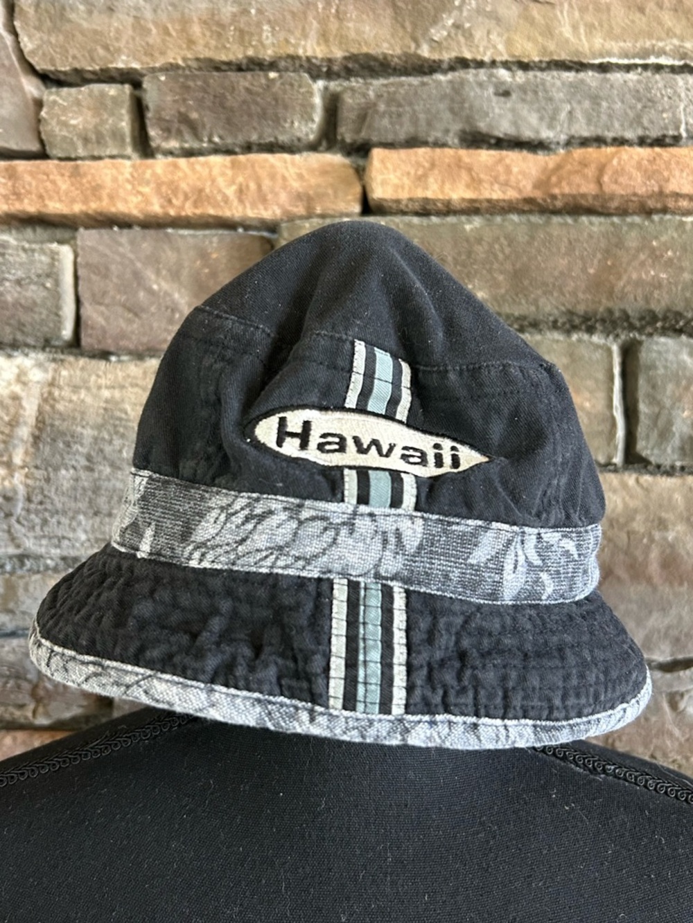 Happy Shirts Vintage Y2K Sporty Surfer Embroidered Hawaii Bucket Hat